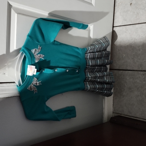 Girls dress - Picture 1 of 2